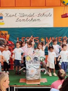 1781517213129 225x300 Kinder der Kindertagesstätte