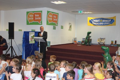 Minister Konrad Wolf eröffnet den 10. Lesesommer Rheinland-Pfalz in der Öffentlichen Bücherei Anna Seghers in Mainz